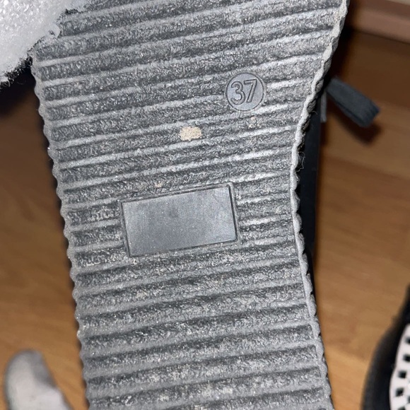 B2 platforms - Picture 3 of 3